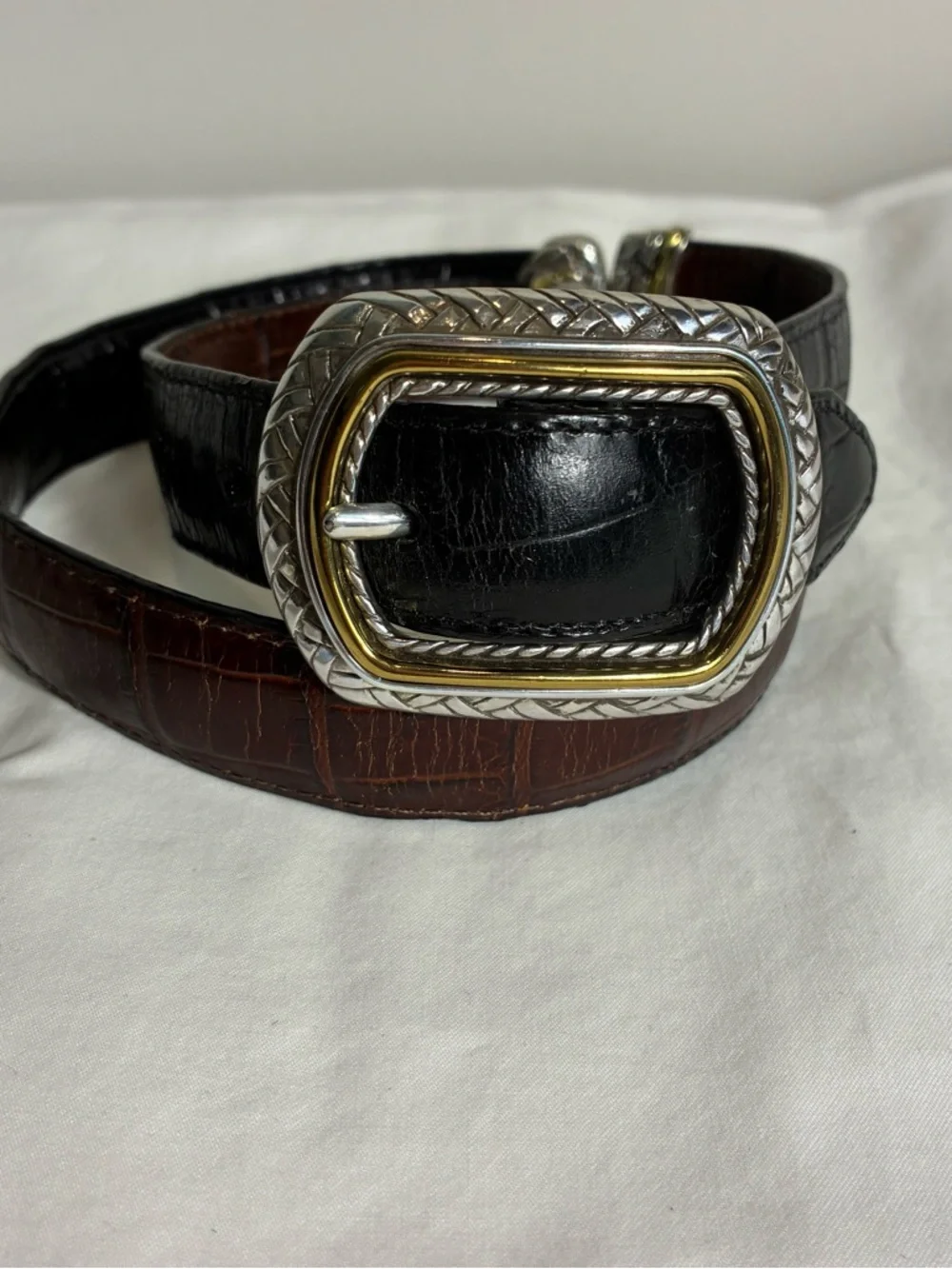 Vintage reversible Womens belt Sz Small embossed two-tone buckle leather